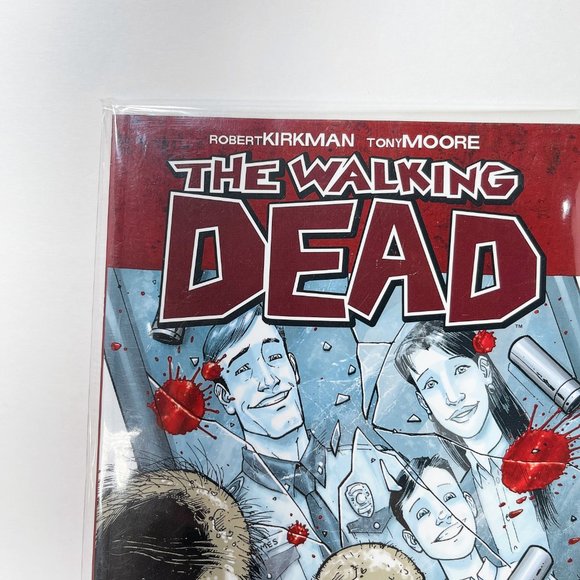 The Walking Dead Volume 1 Days Gone Bye -Robert Kirkman- Graphic Novel - Picture 2 of 6